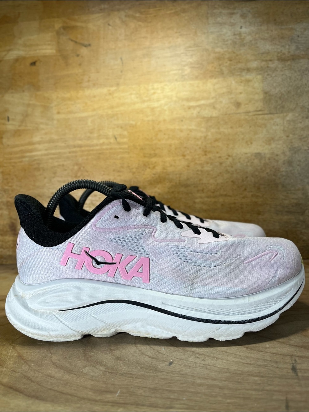 Hoka One One Clifton 10 Womens Size 9 Wide Running Shoes Sneakers Pink